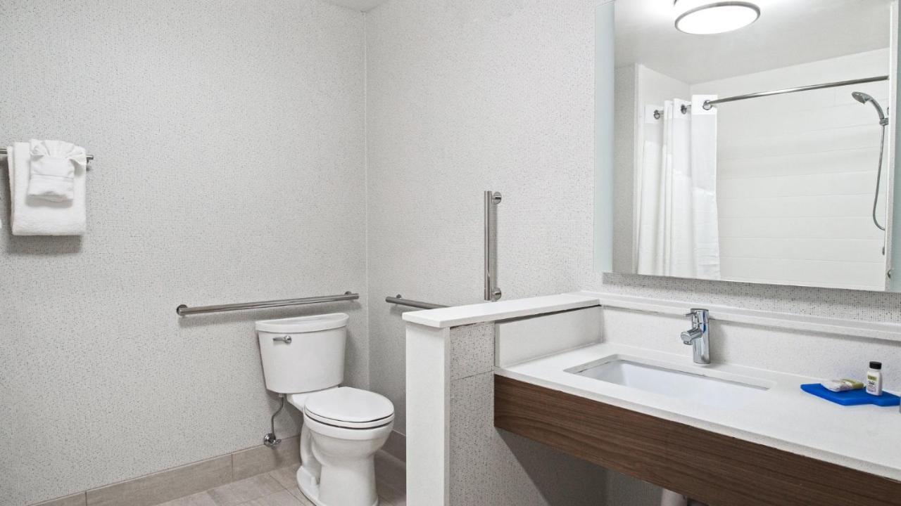 Holiday Inn Express & Suites Racine By Ihg Zewnętrze zdjęcie